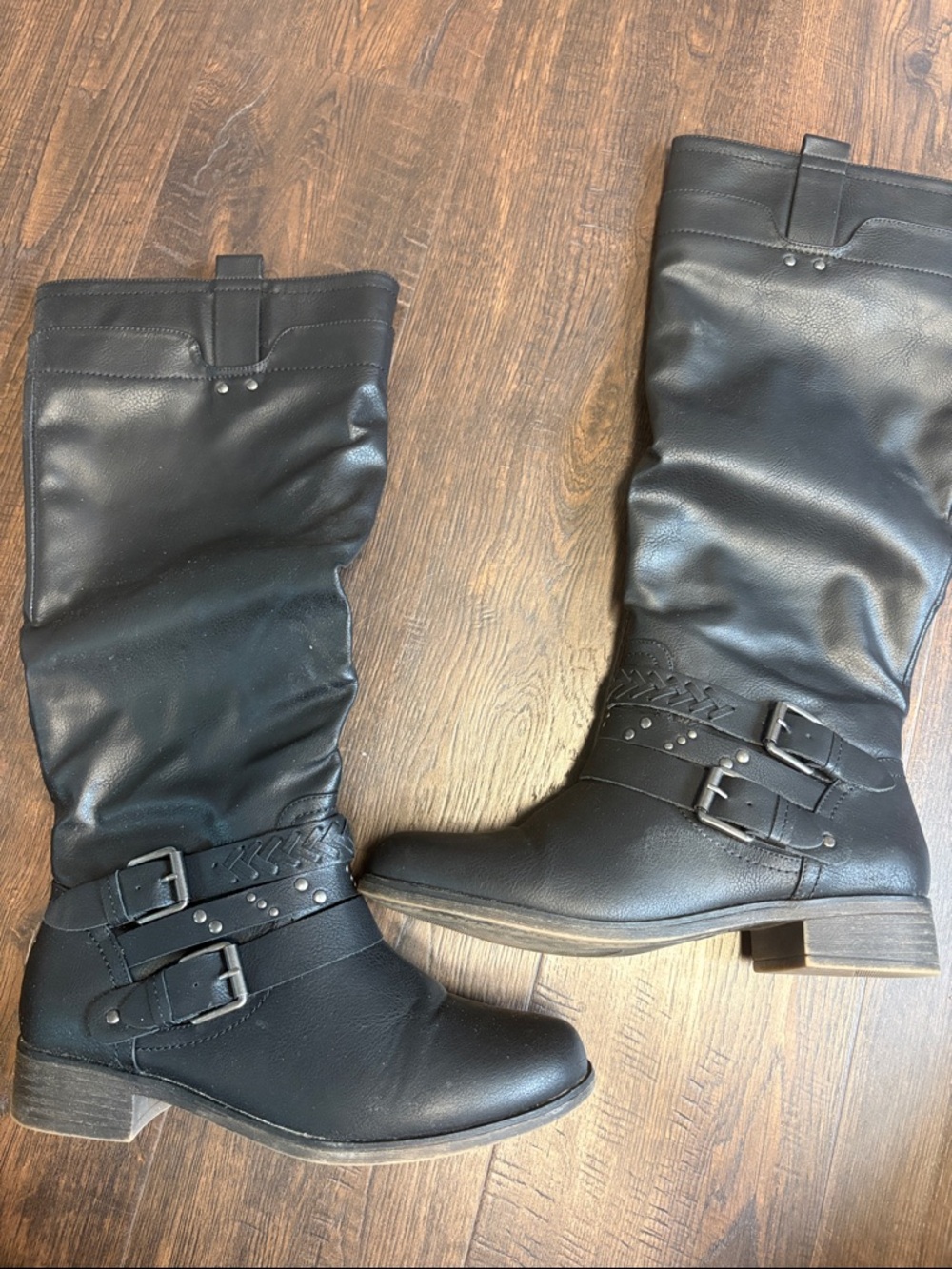XOXO Women's 8 Black Buckle Mid-Calf Riding Boots